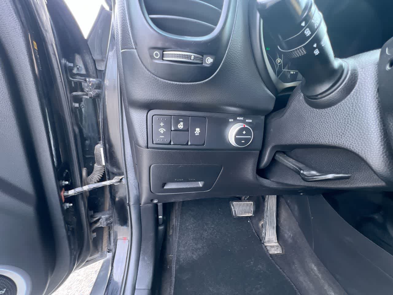 Thumbnail: 2015 Kia Soul - 18