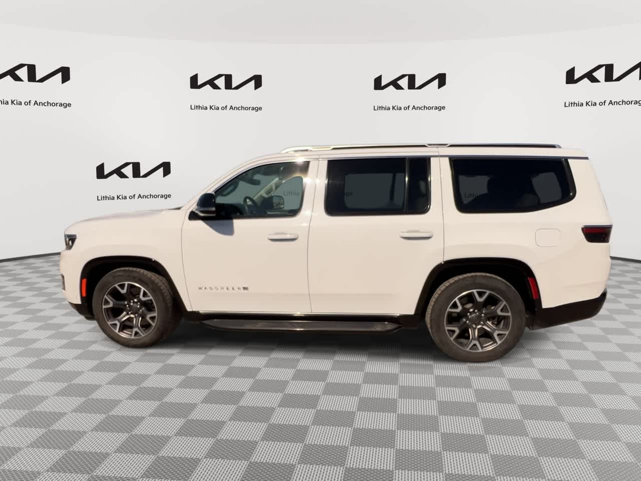 Thumbnail: 2024 Jeep Wagoneer - 3