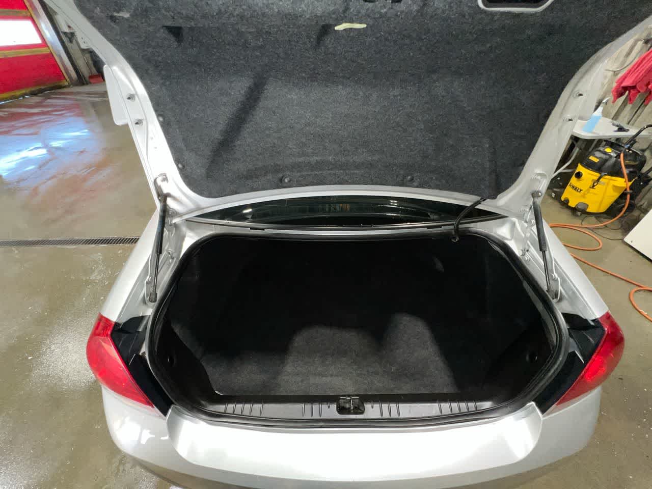 Thumbnail: 2016 Chevrolet Impala - 26