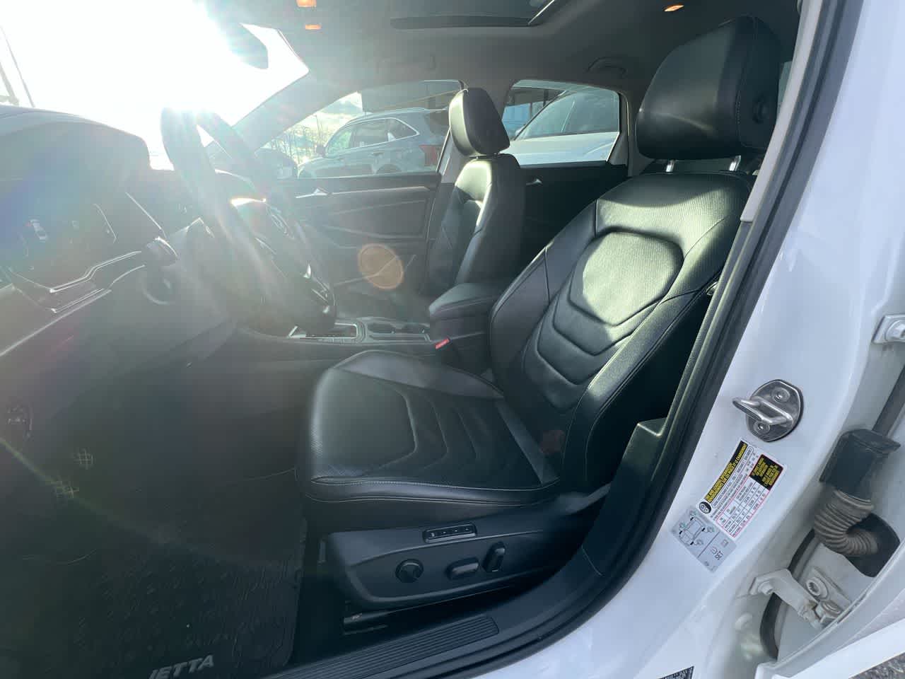 Thumbnail: 2019 Volkswagen Jetta - 11