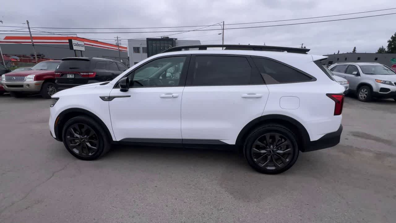 Thumbnail: 2022 Kia Sorento - 5