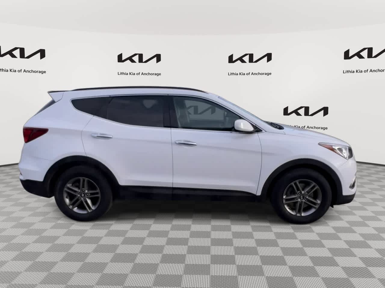 Thumbnail: 2017 Hyundai Santa Fe - 9