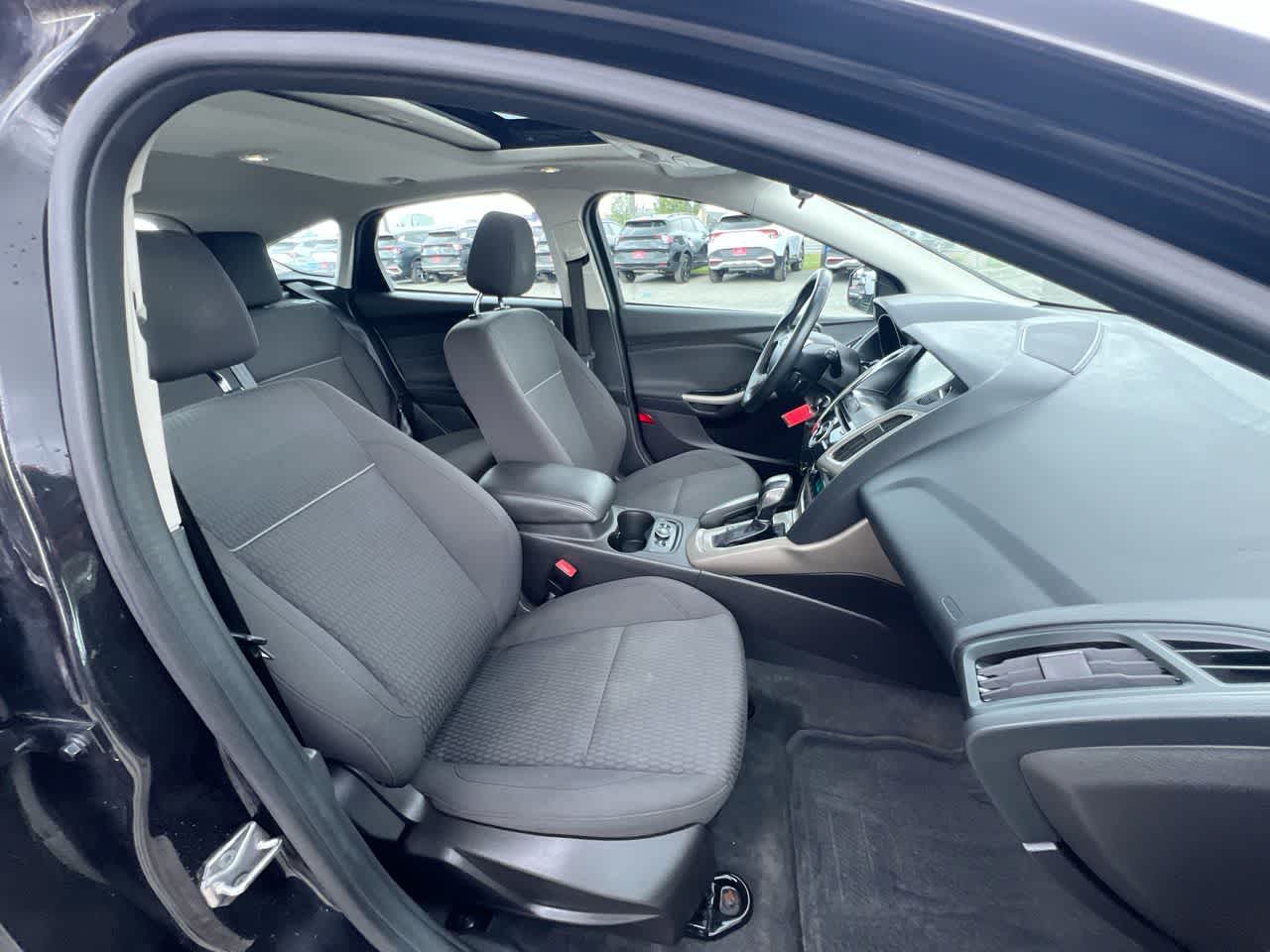 Thumbnail: 2012 Ford Focus - 28