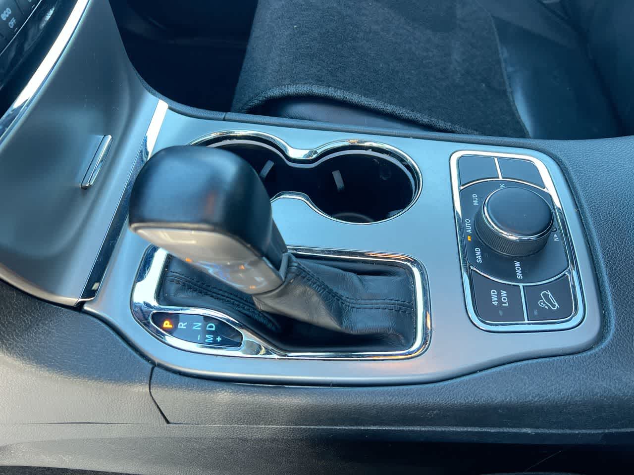 Thumbnail: 2020 Jeep Grand Cherokee - 20