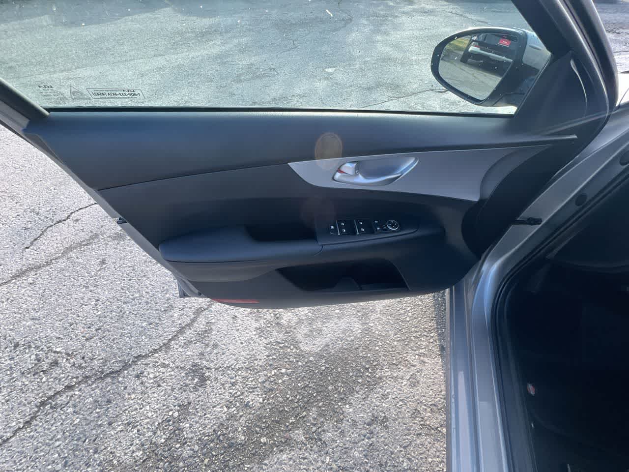 Thumbnail: 2024 Kia Forte - 13