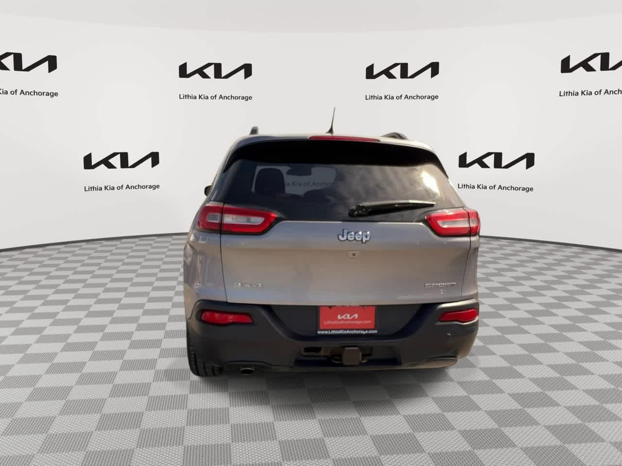 Thumbnail: 2016 Jeep Cherokee - 8