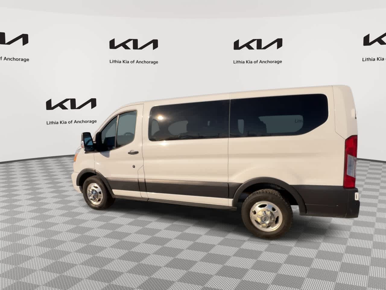 Thumbnail: 2020 Ford Econoline - 6