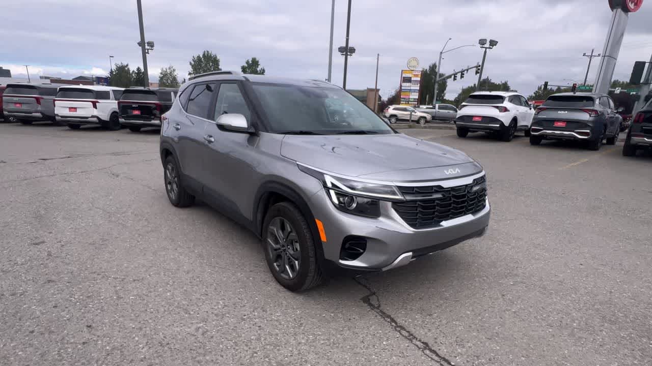 Thumbnail: 2024 Kia Seltos - 2