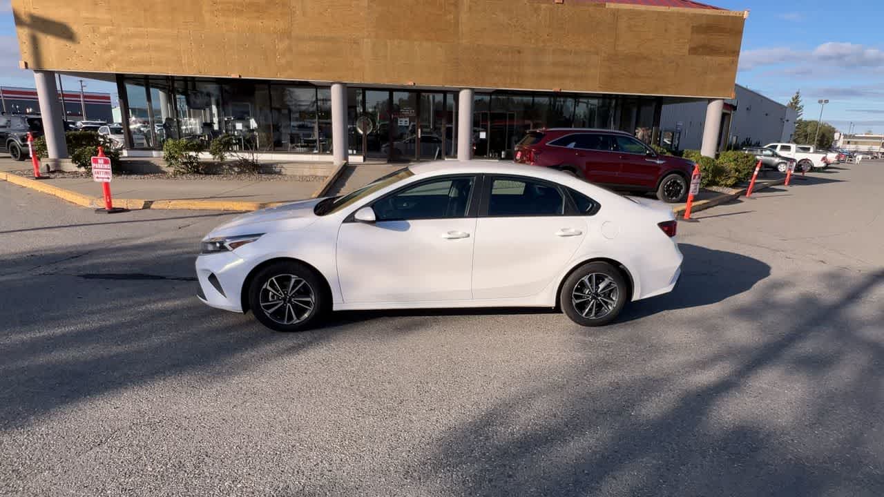 Thumbnail: 2024 Kia Forte - 5