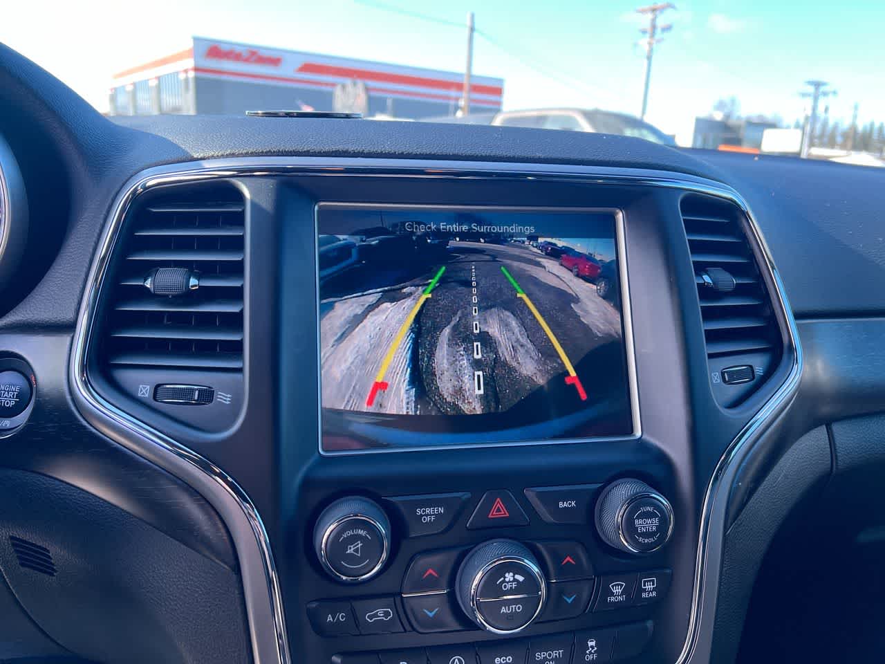 Thumbnail: 2017 Jeep Grand Cherokee - 17