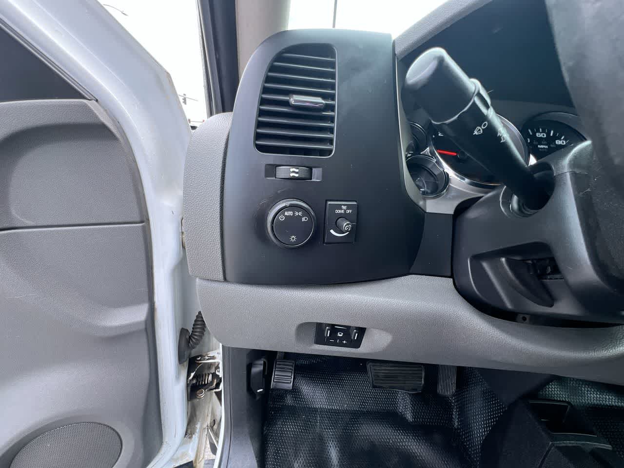 Thumbnail: 2014 Chevrolet Silverado 1500 - 18