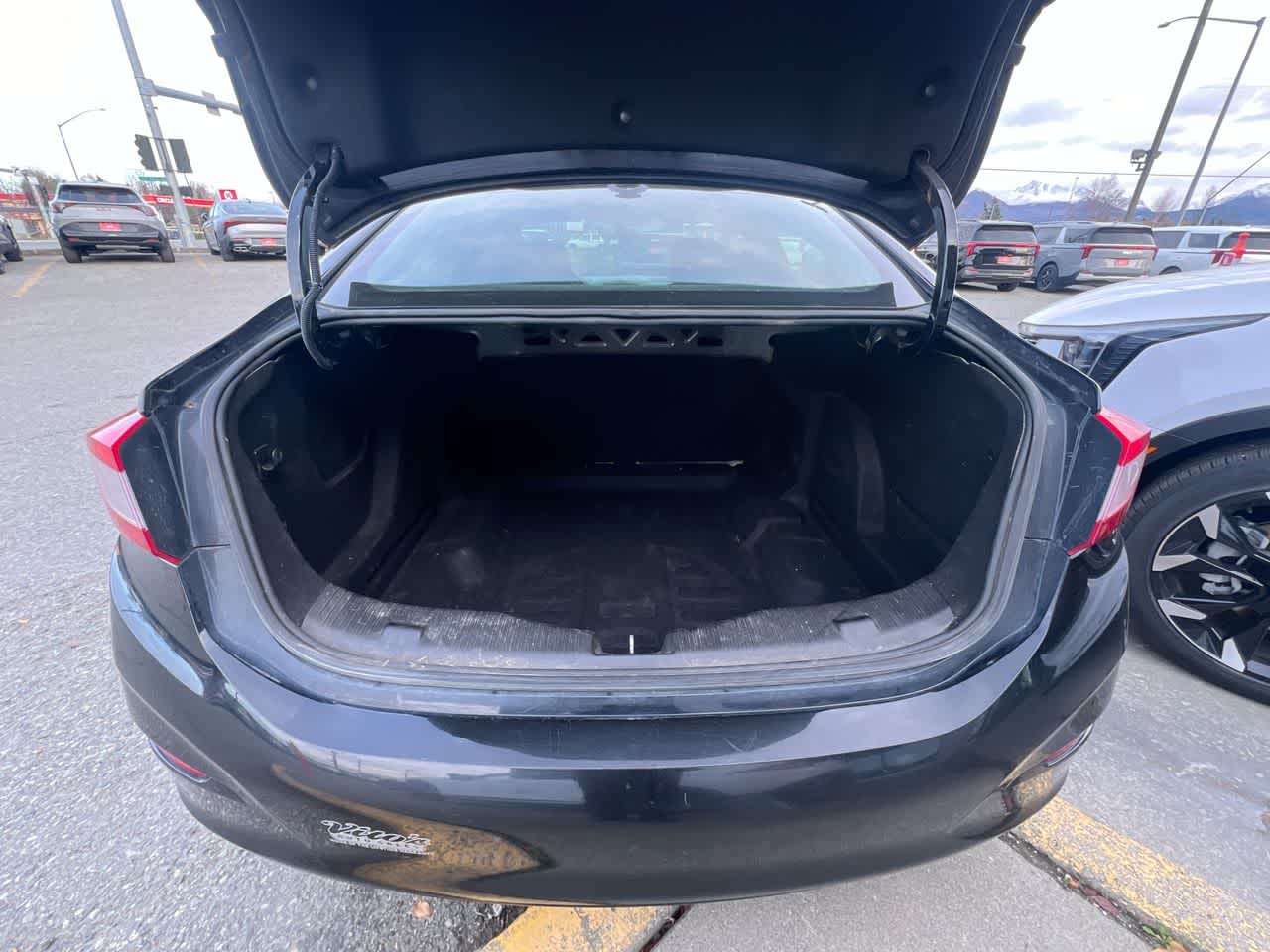 Thumbnail: 2018 Chevrolet Cruze - 25