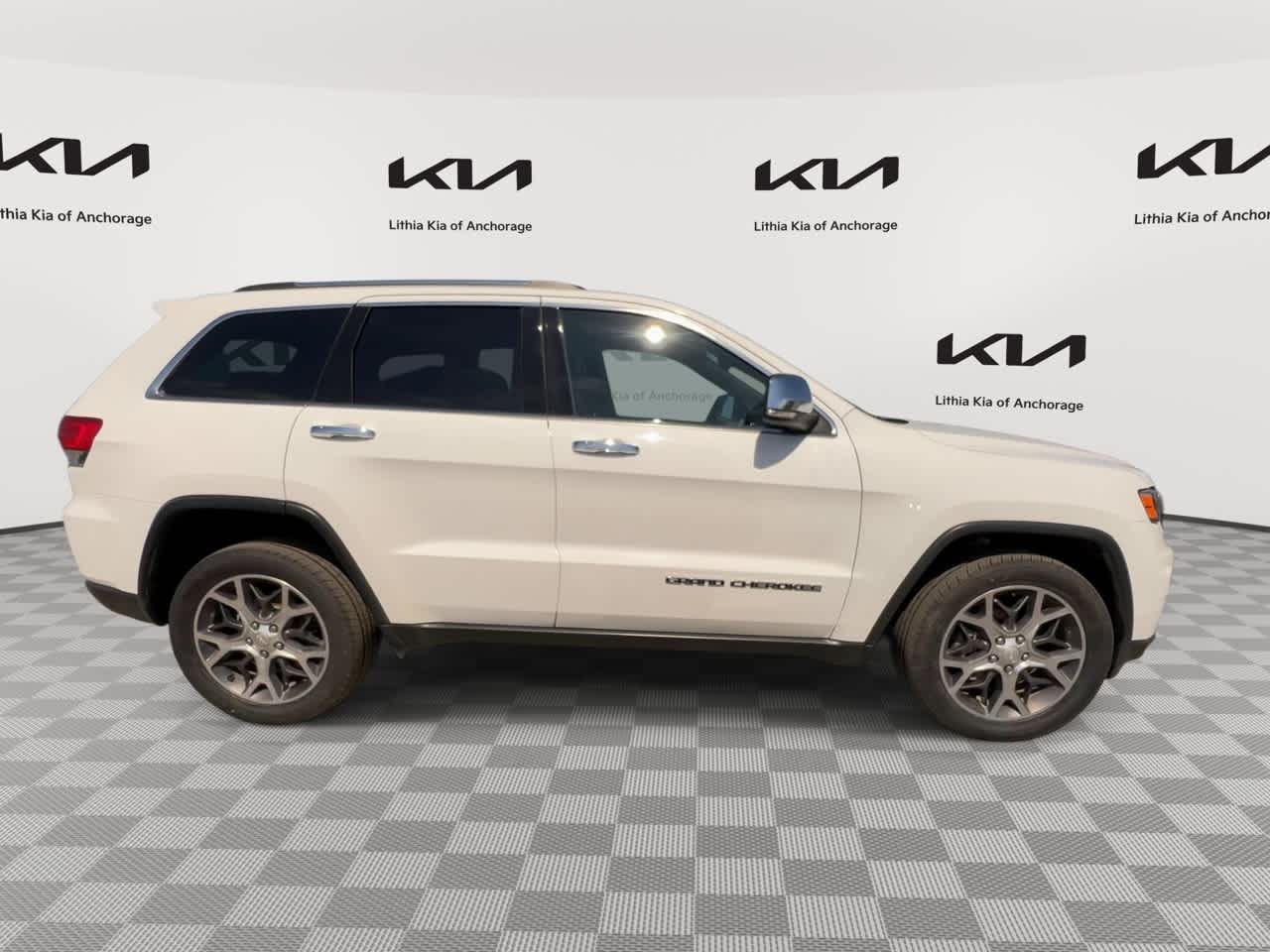 Thumbnail: 2019 Jeep Grand Cherokee - 9