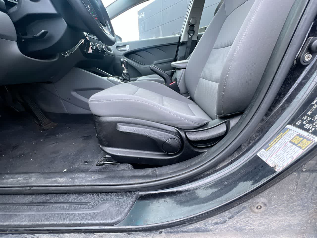 Thumbnail: 2018 Kia Forte - 13