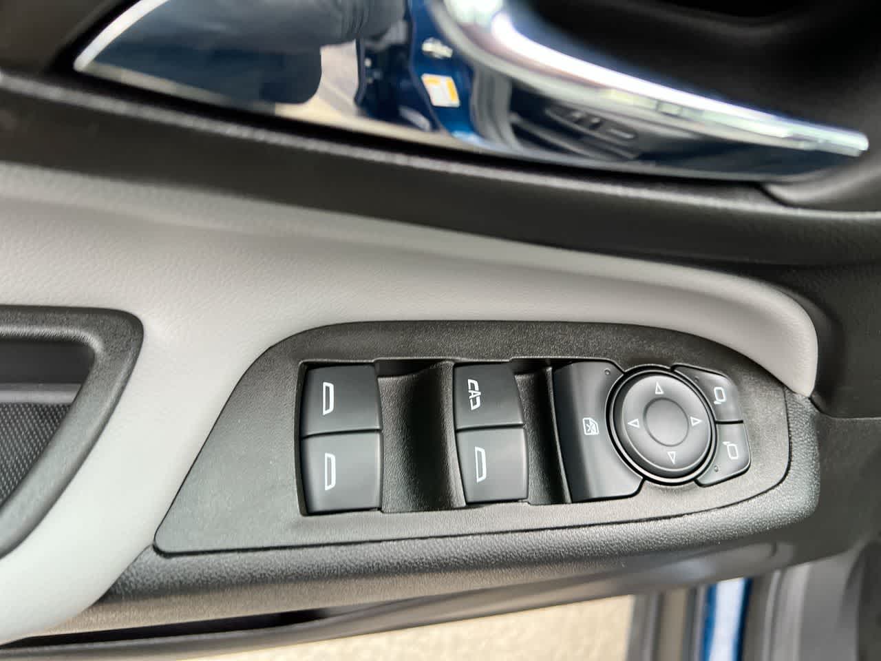 Thumbnail: 2022 Chevrolet Equinox - 13