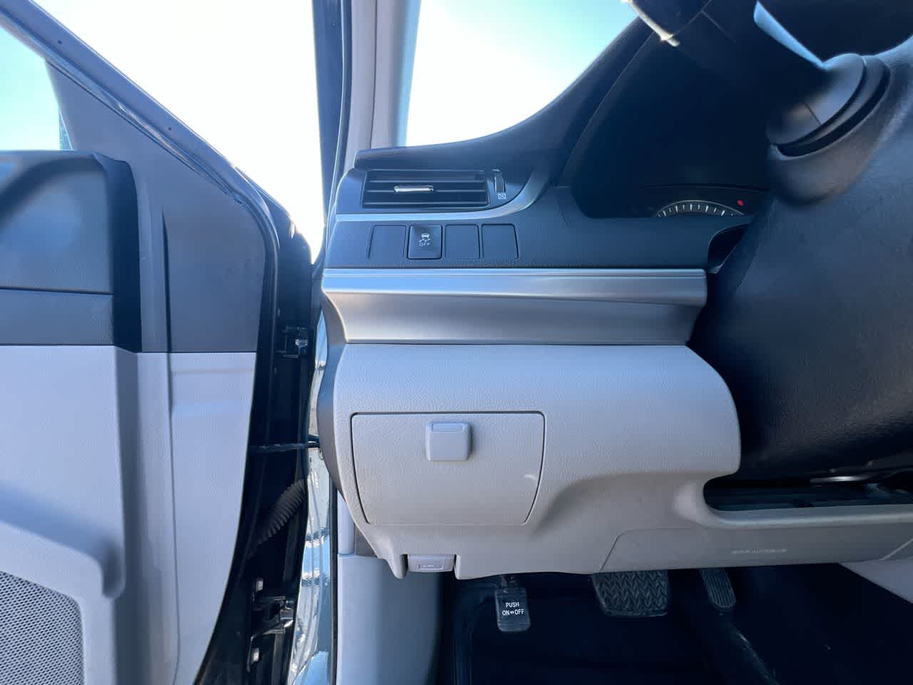 Thumbnail: 2012 Toyota Camry - 18