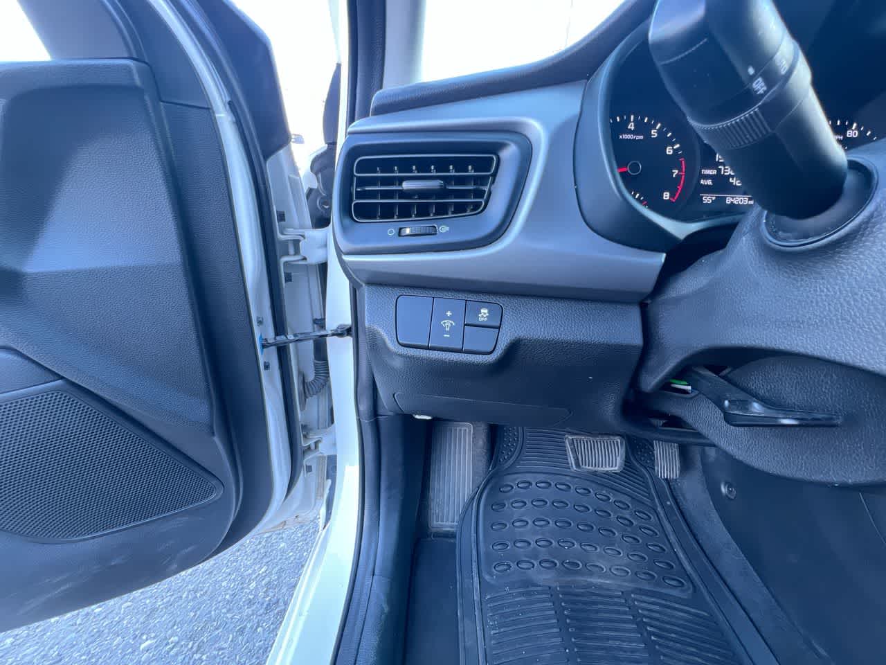 Thumbnail: 2019 Kia Rio - 18