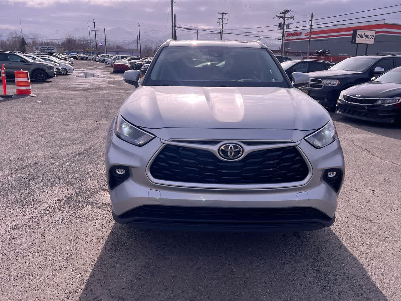 Thumbnail: 2023 Toyota Highlander - 29