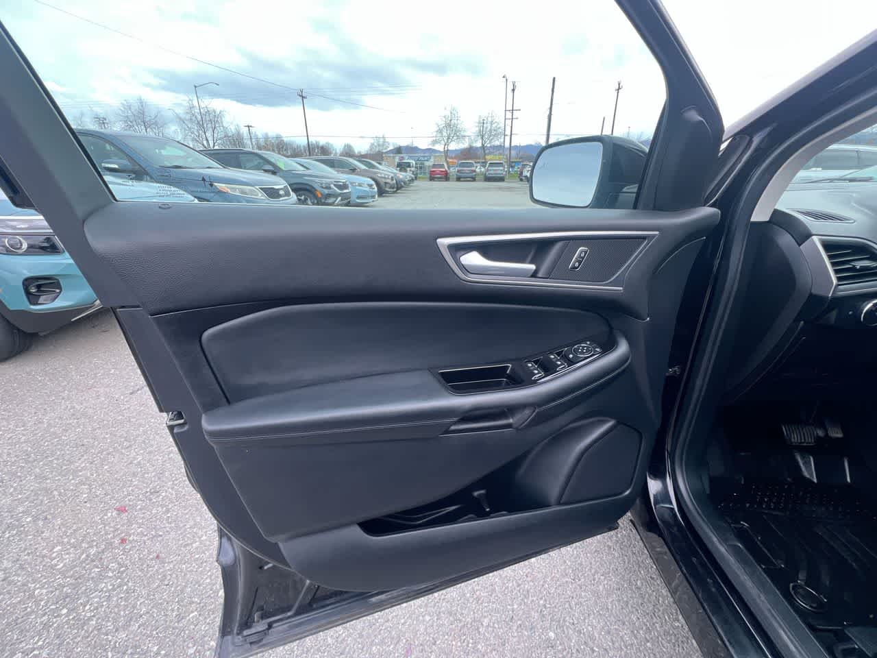 Thumbnail: 2020 Ford Edge - 13