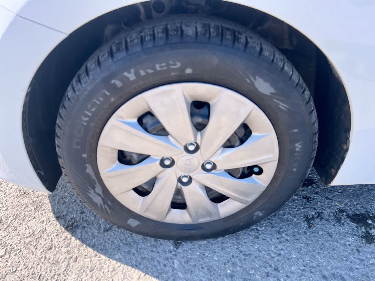 Thumbnail: 2019 Kia Rio - 10