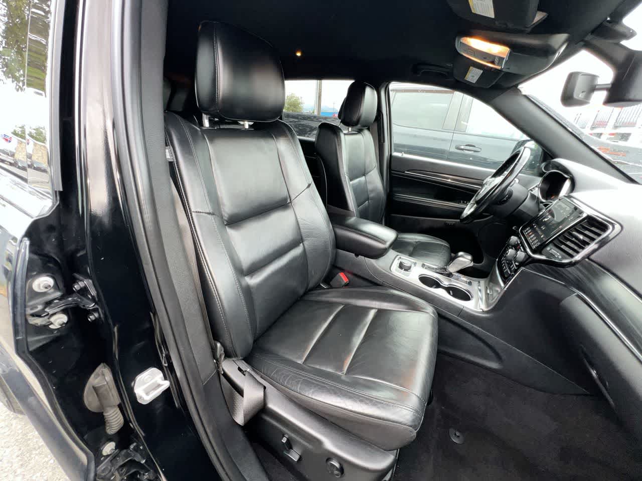 Thumbnail: 2019 Jeep Grand Cherokee - 28