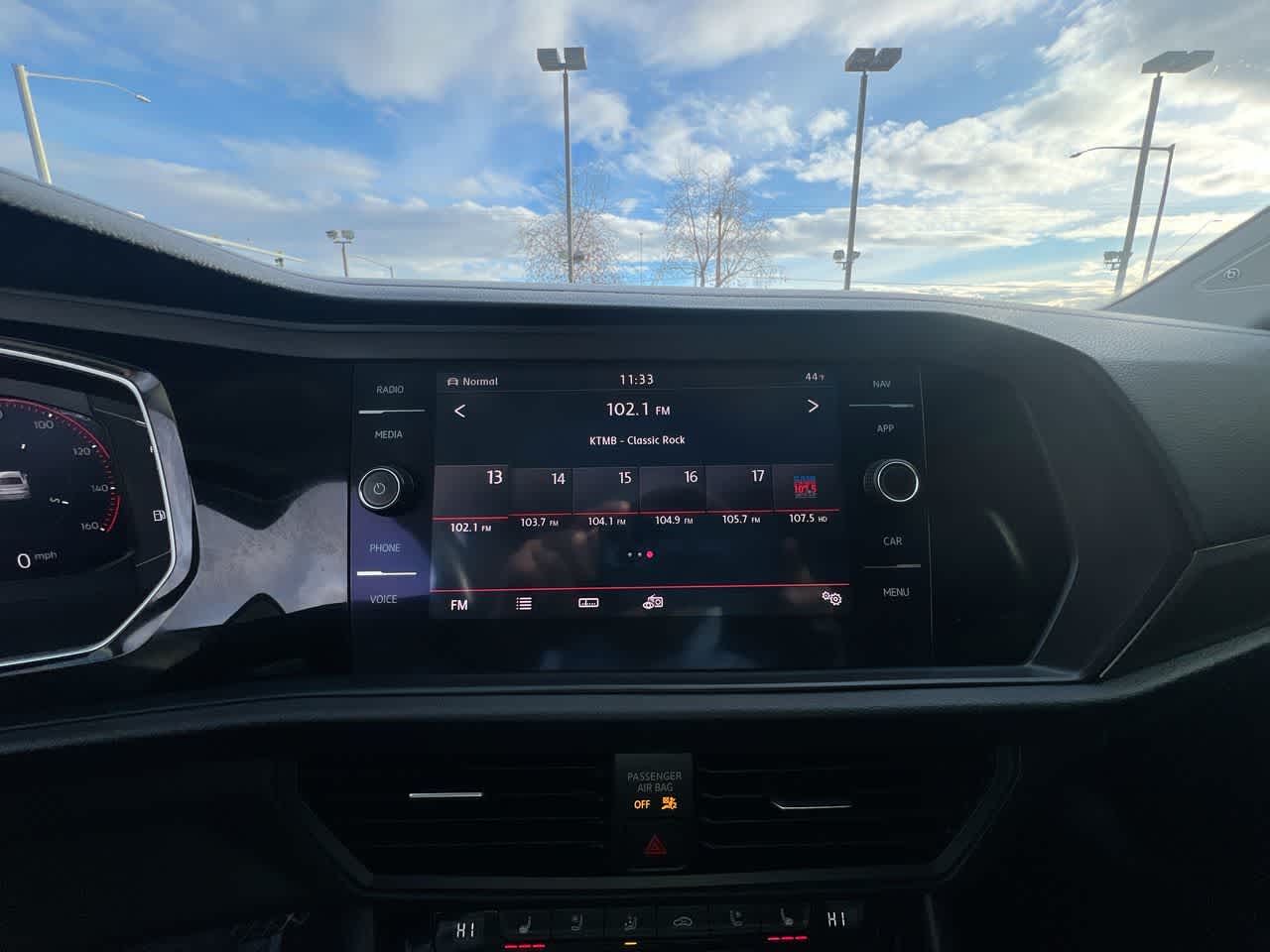 Thumbnail: 2019 Volkswagen Jetta - 16
