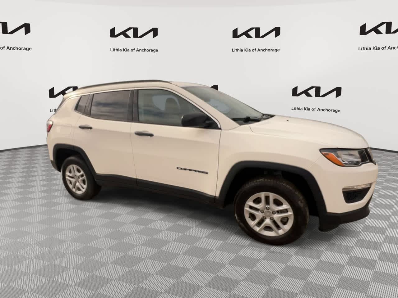 Thumbnail: 2019 Jeep Compass - 3