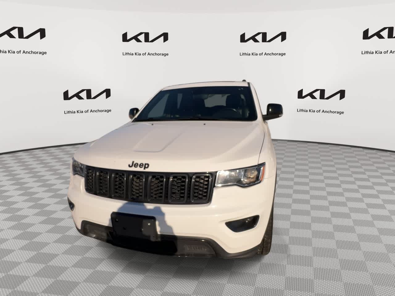 Thumbnail: 2020 Jeep Grand Cherokee - 3