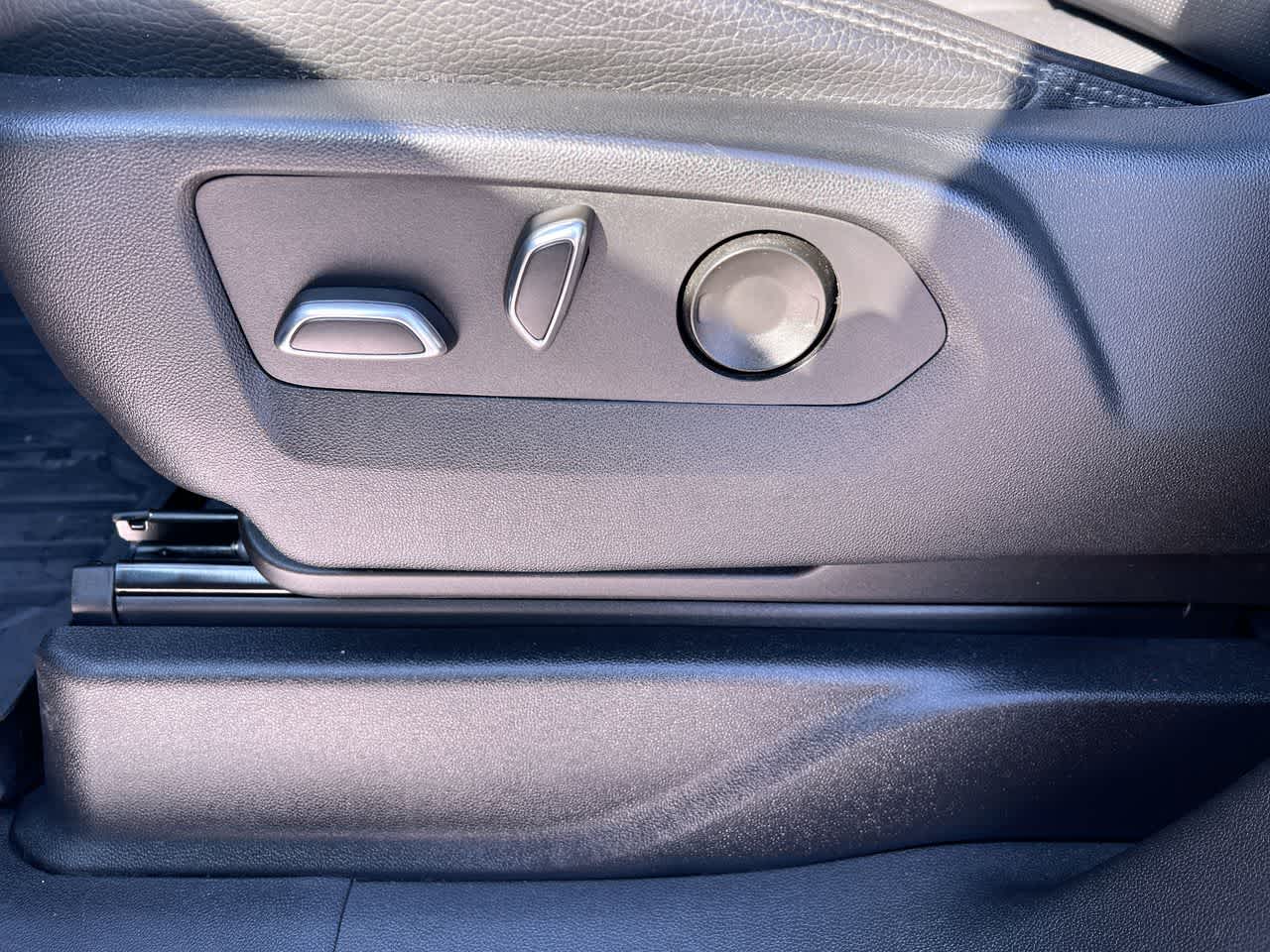 Thumbnail: 2022 GMC Yukon XL - 12