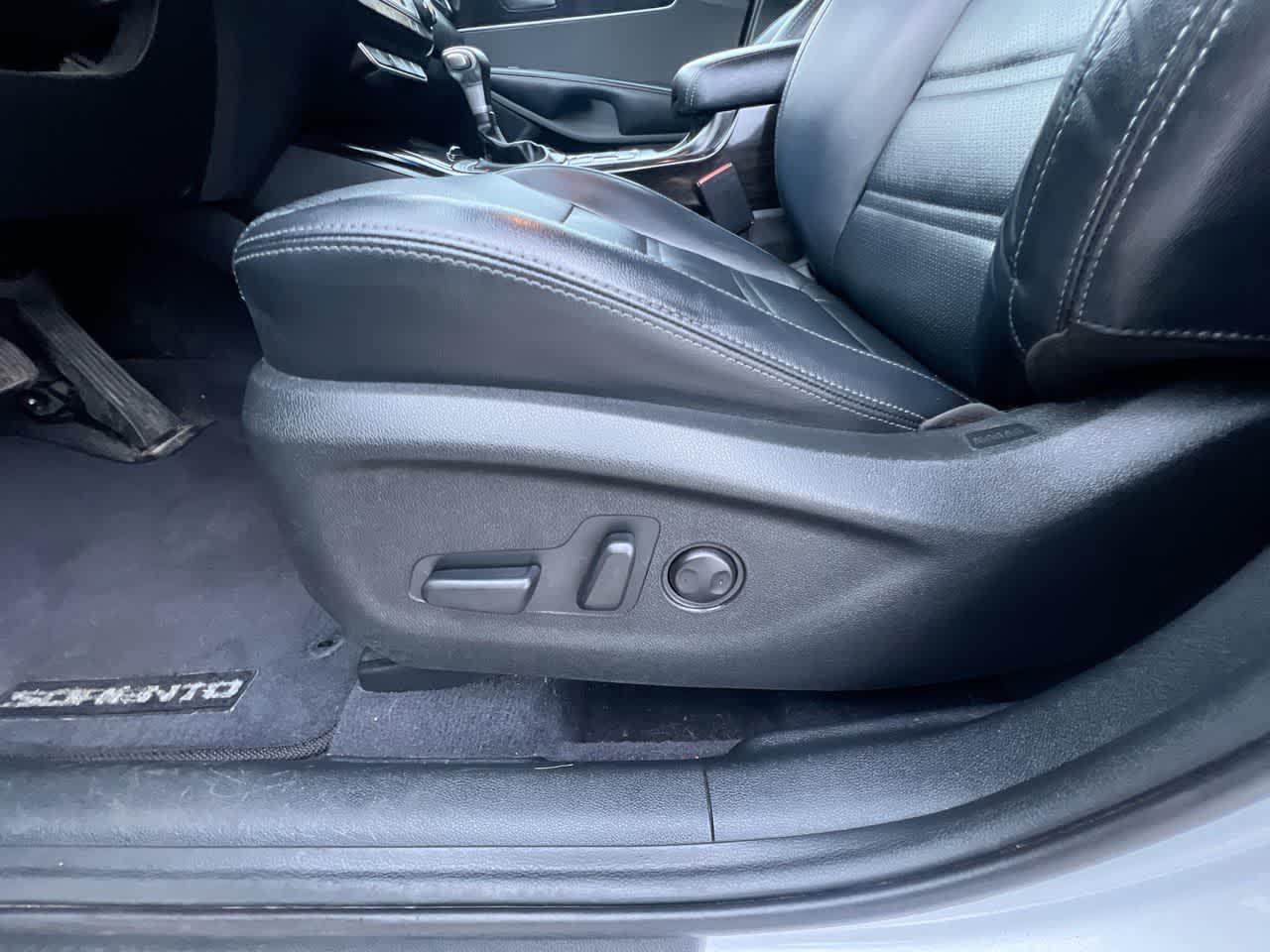 Thumbnail: 2019 Kia Sorento - 12