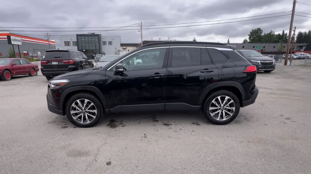 2023 Toyota Corolla Cross XLE 5