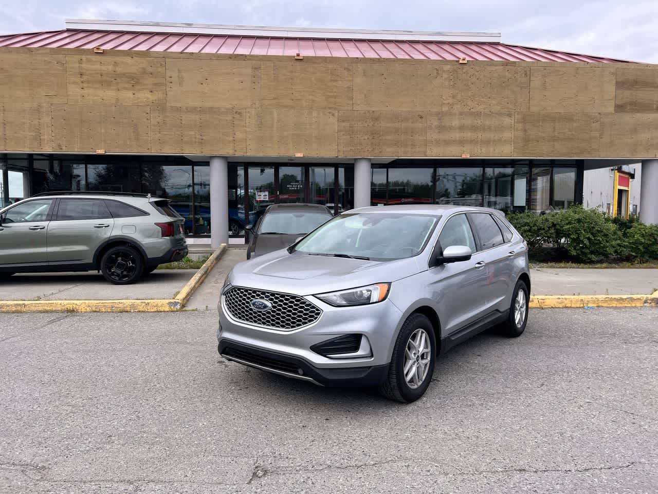Thumbnail: 2023 Ford Edge - 1