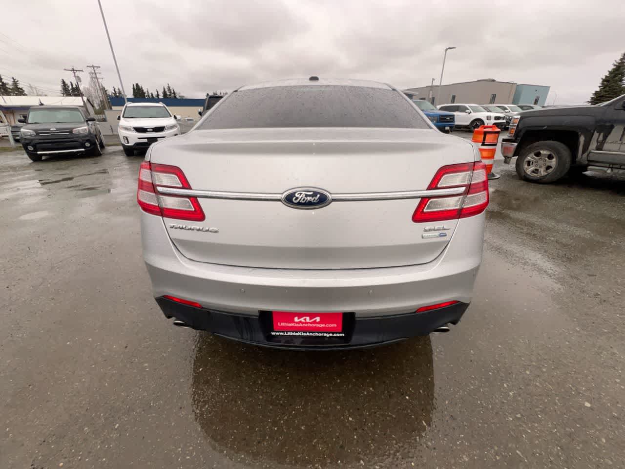 Thumbnail: 2013 Ford Taurus - 25