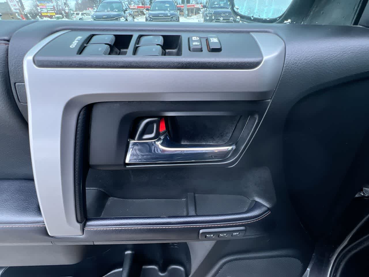 Thumbnail: 2022 Toyota 4Runner - 13