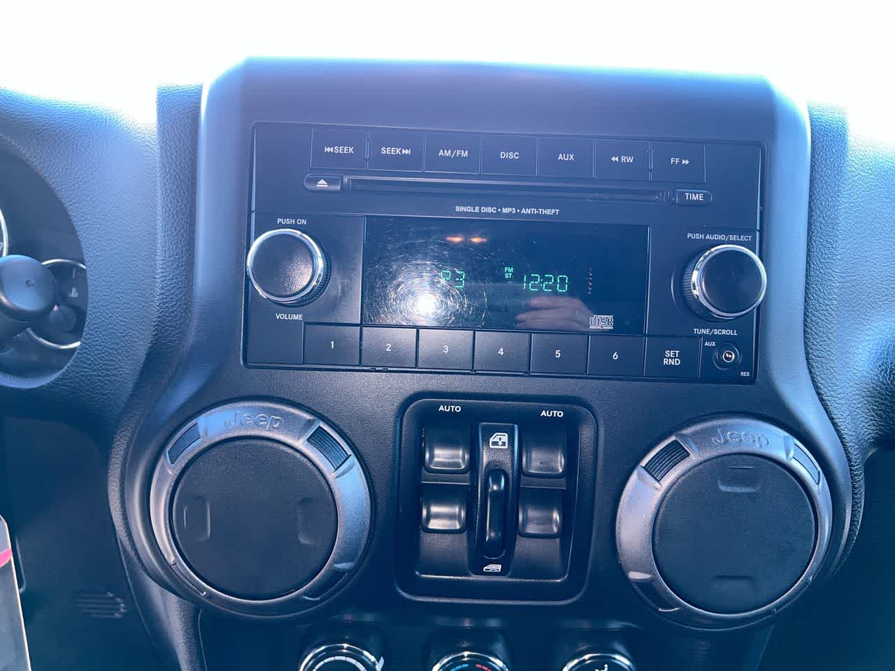 Thumbnail: 2018 Jeep Wrangler - 17