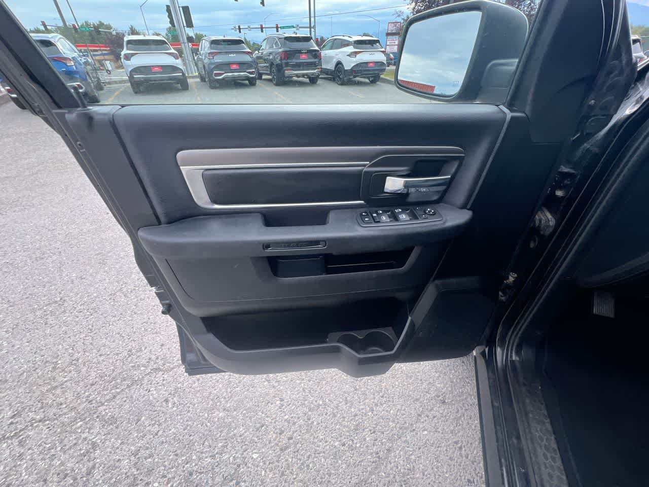 Thumbnail: 2022 RAM 1500 Classic - 13