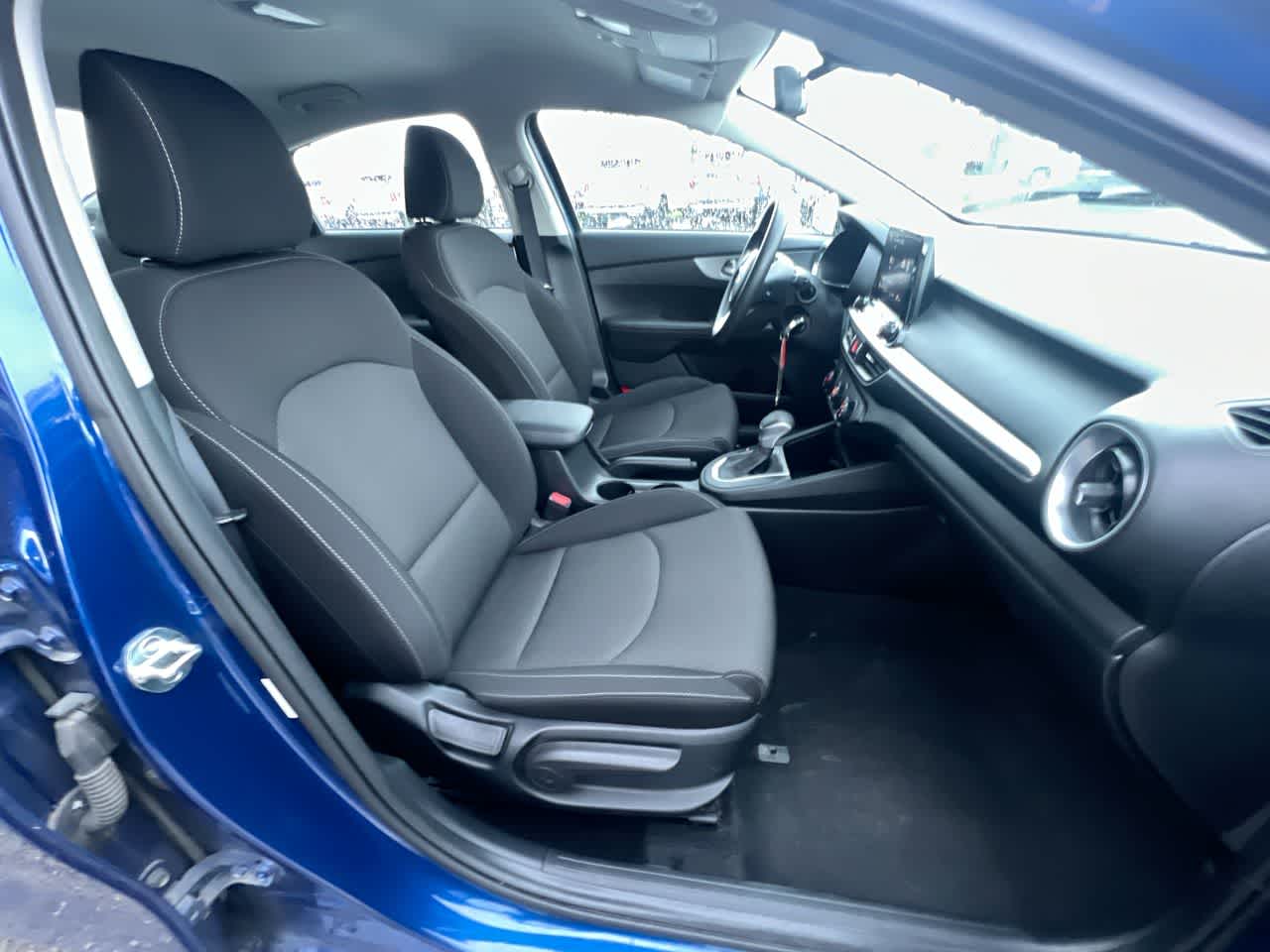 Thumbnail: 2023 Kia Forte - 28