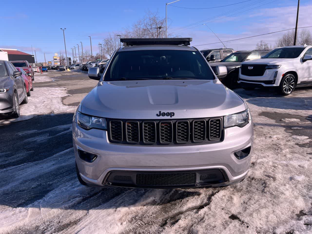 Thumbnail: 2017 Jeep Grand Cherokee - 29