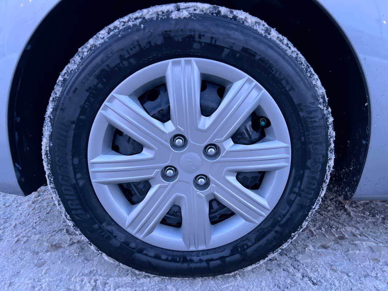 Thumbnail: 2023 Kia Rio - 10