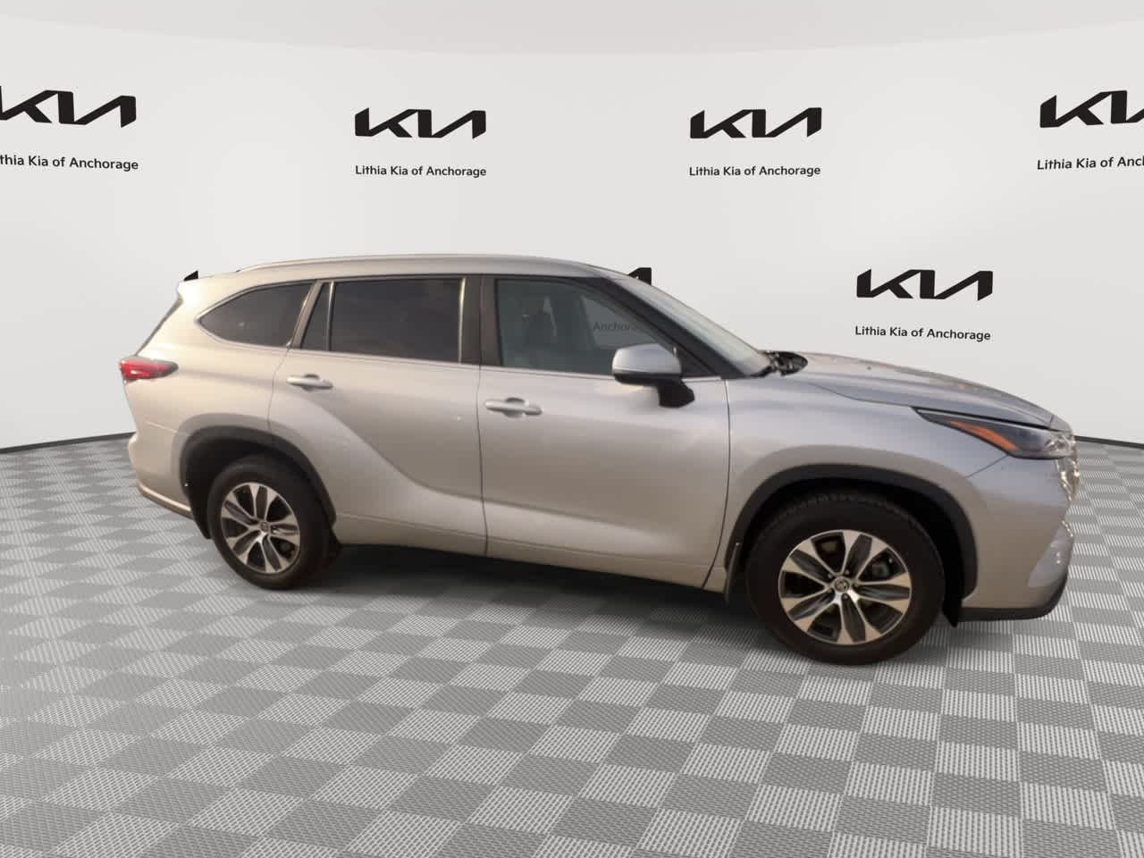 Thumbnail: 2023 Toyota Highlander - 2