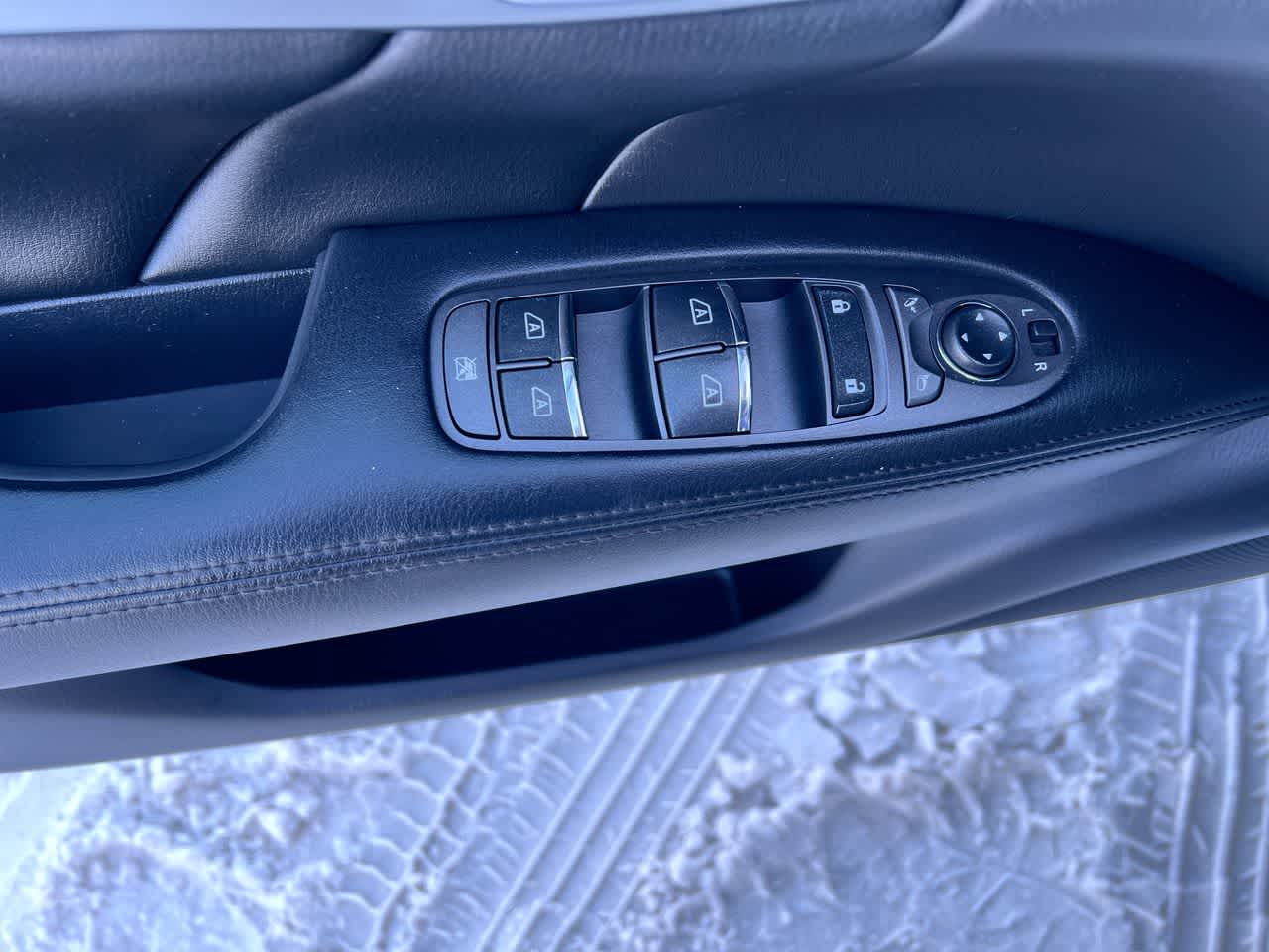 Thumbnail: 2019 INFINITI Q70 - 13