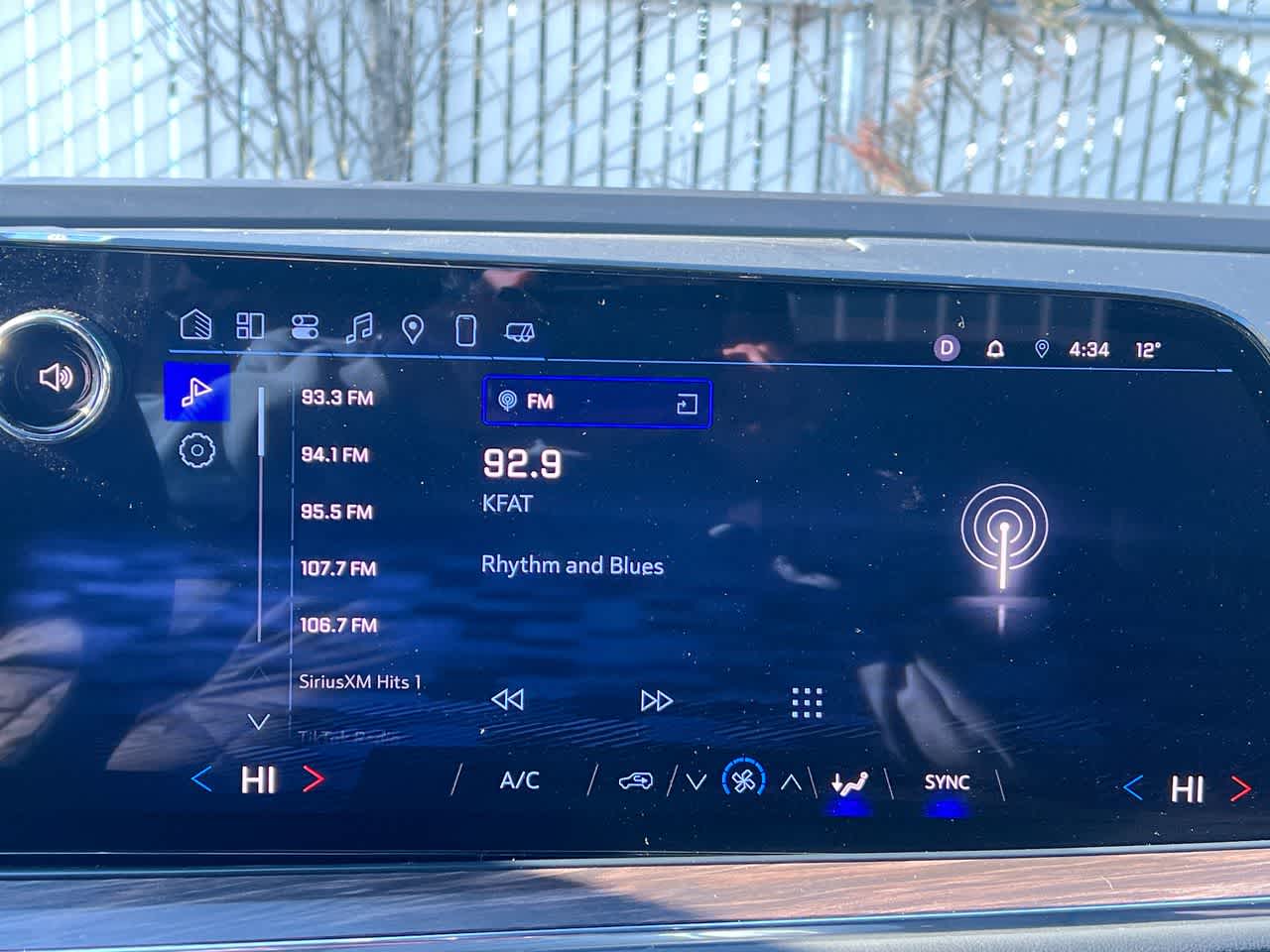 Thumbnail: 2025 Chevrolet Suburban - 16