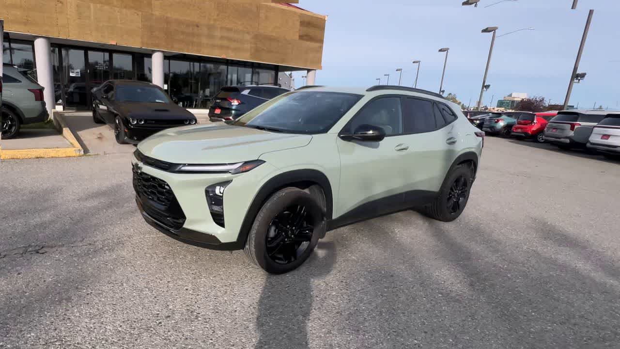 Thumbnail: 2025 Chevrolet Trax - 4