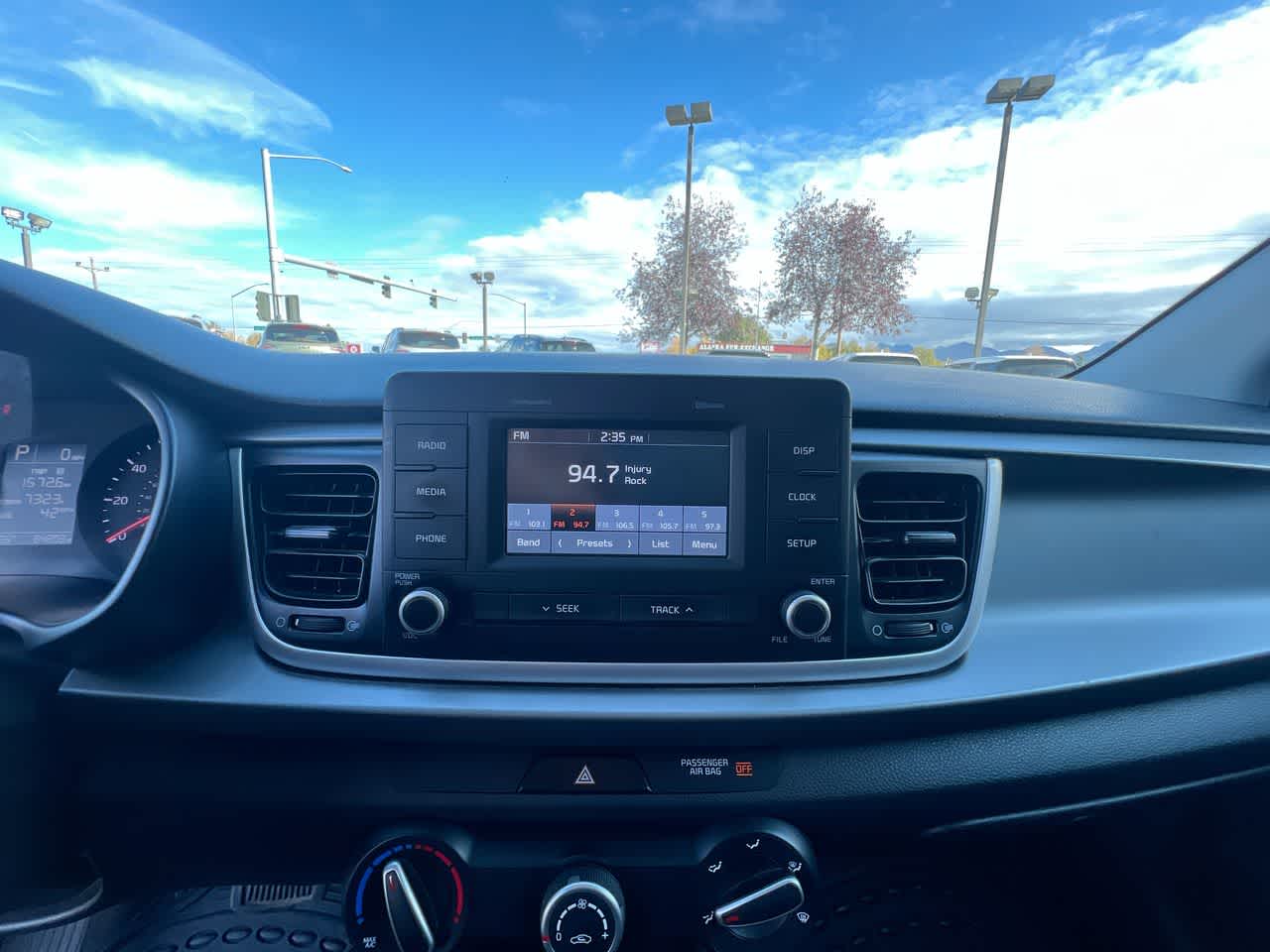 Thumbnail: 2019 Kia Rio - 16