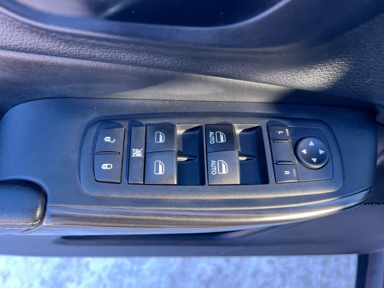 Thumbnail: 2015 Jeep Cherokee - 13