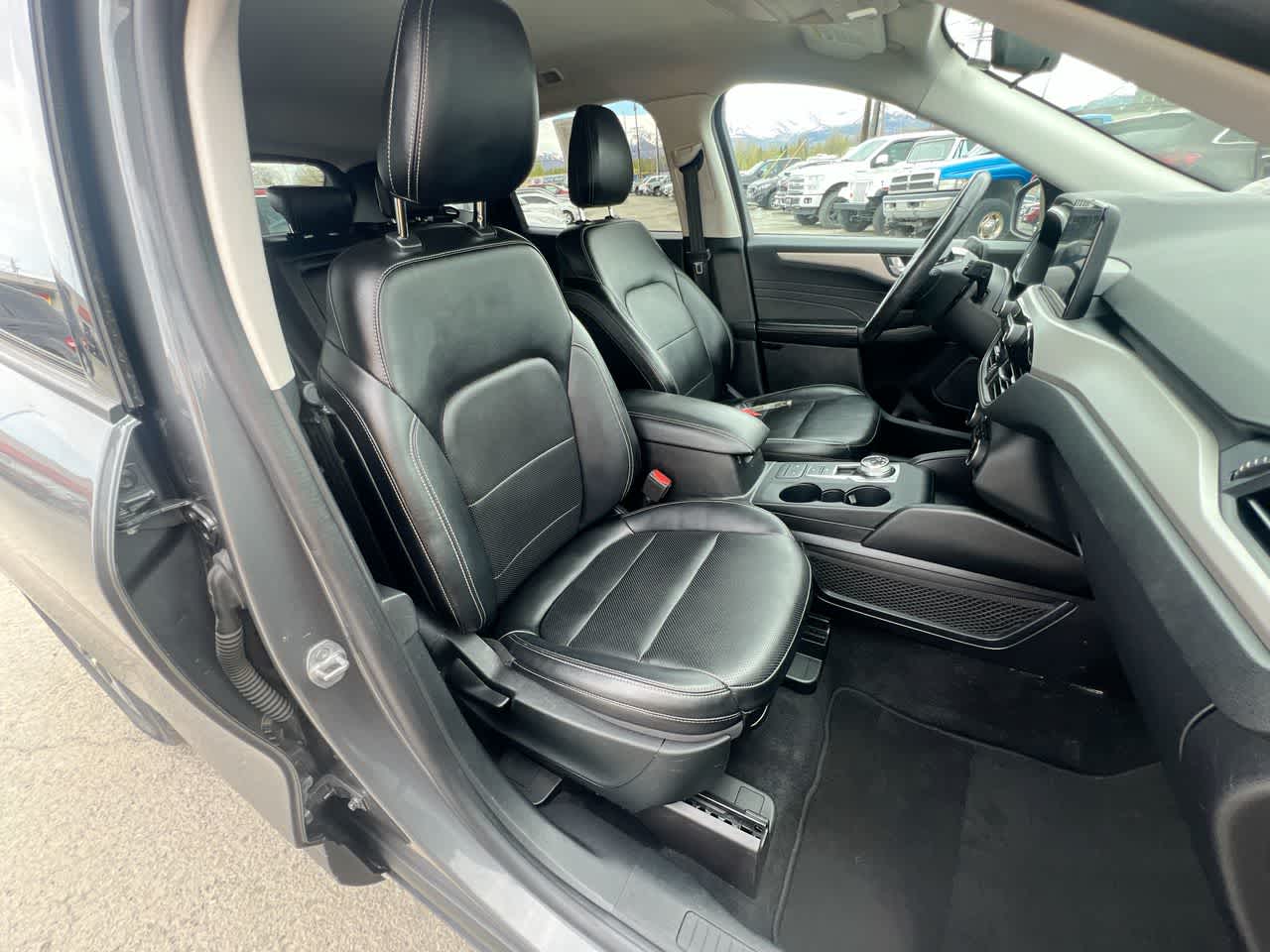 Thumbnail: 2022 Ford Escape - 28