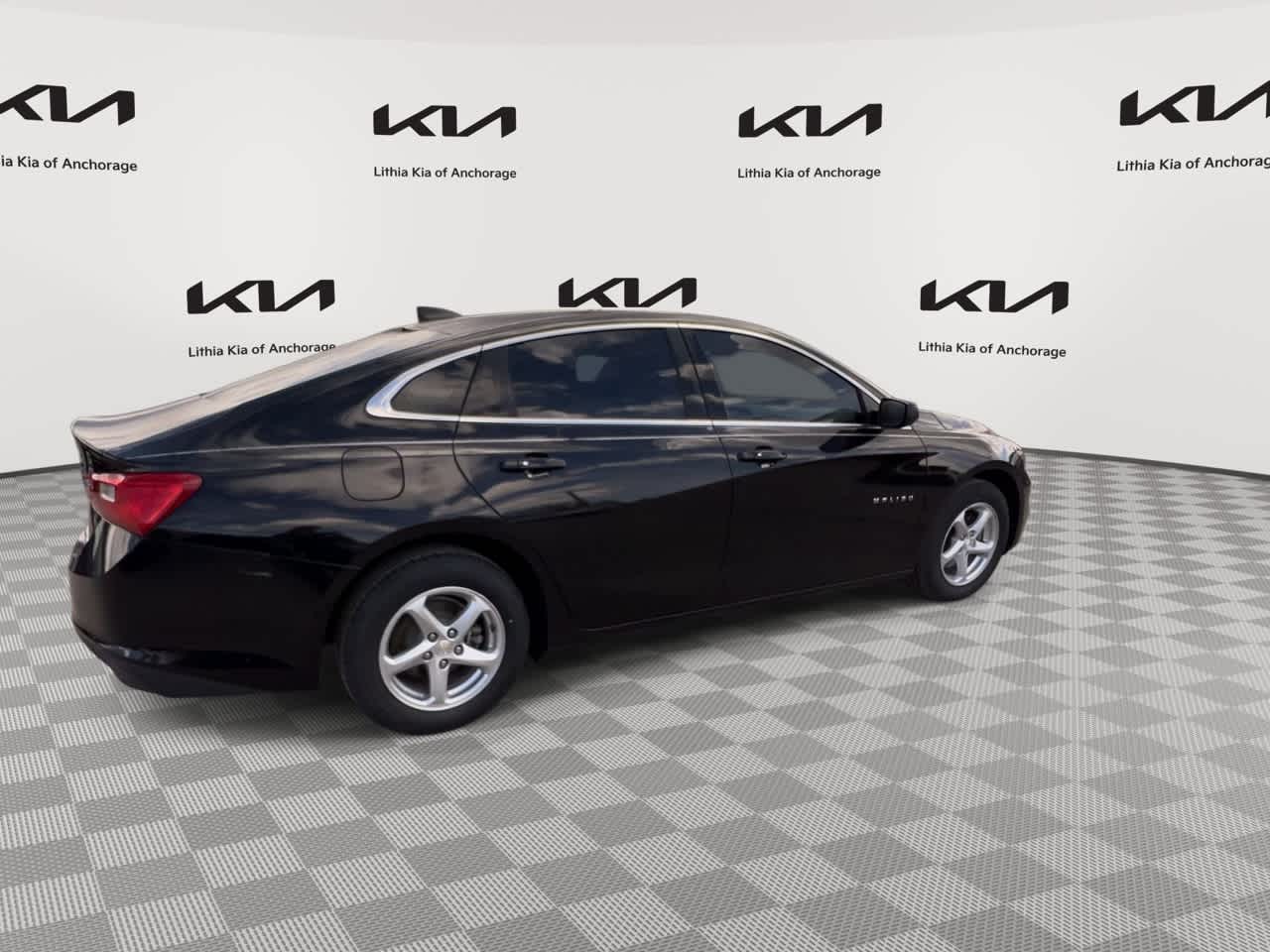 Thumbnail: 2017 Chevrolet Malibu - 9