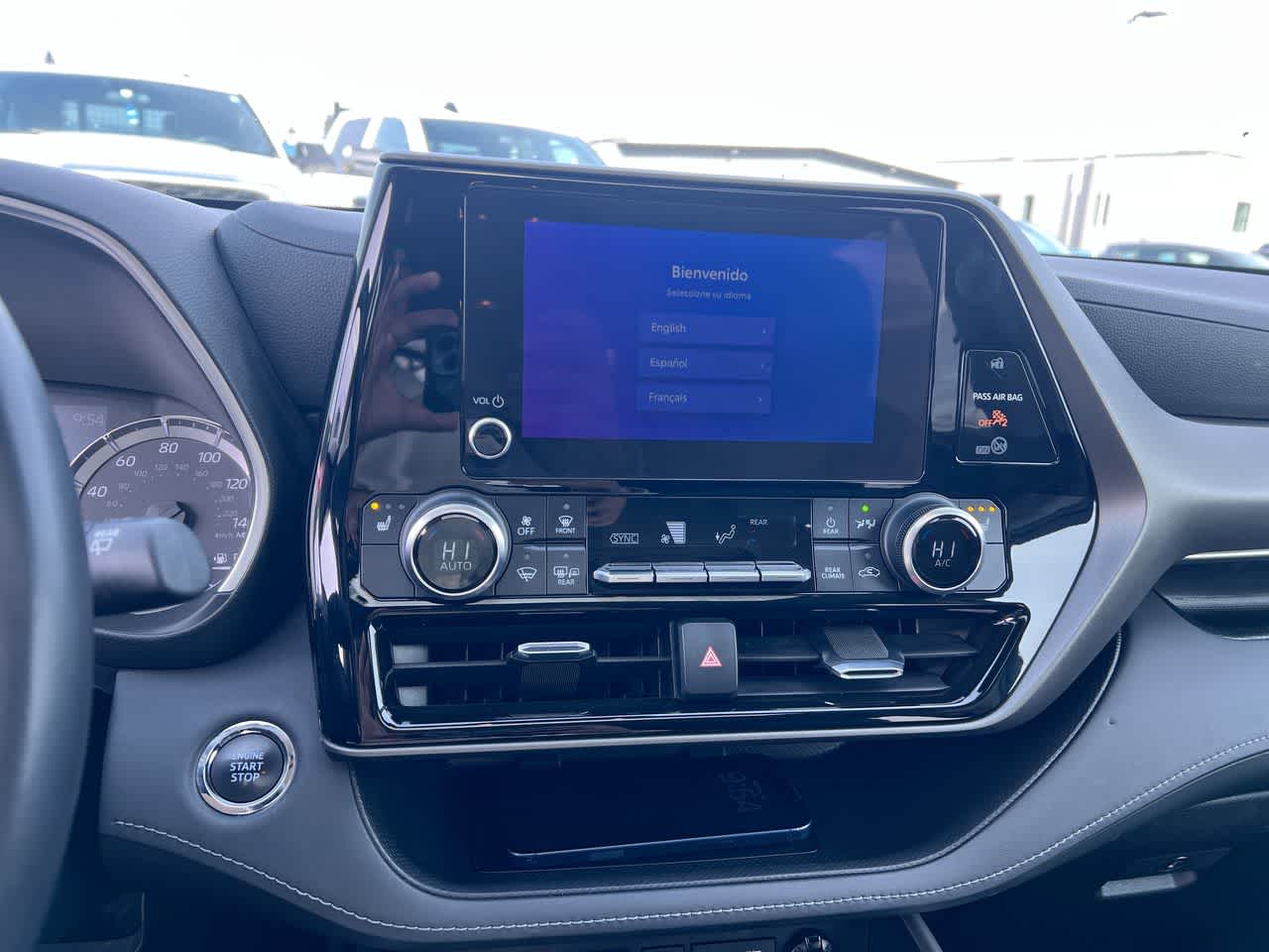 Thumbnail: 2023 Toyota Highlander - 18