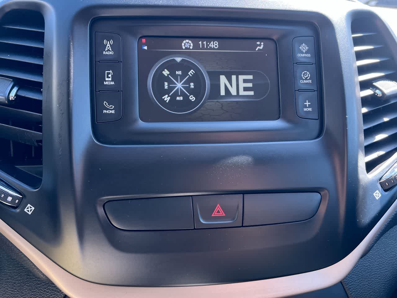 Thumbnail: 2016 Jeep Cherokee - 18