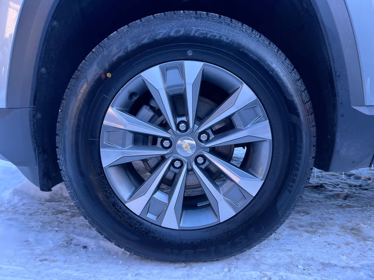 Thumbnail: 2025 Chevrolet Equinox - 10